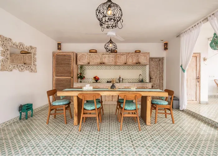 Villa Bella Seseh, 3-br With Private Pool *