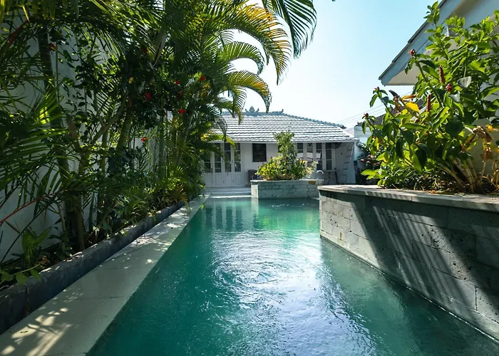 Bella Seseh, 3-br With Private Pool Villa Canggu